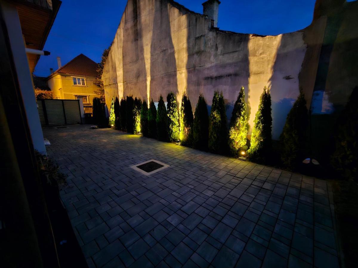 Arbor Inn Brasov Exterior photo